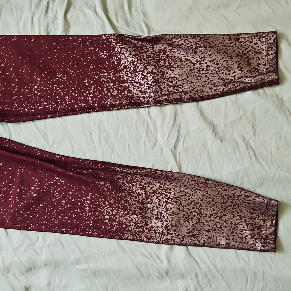 Beyond Yoga Maroon and Gold Patterned Leggings, Size S - Picture 5 of 10